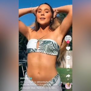 NWOT Aerie keyhole bandeau swim suit size medium